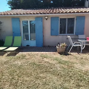 Appartement Tiny House Independante Climatisee, Moulès